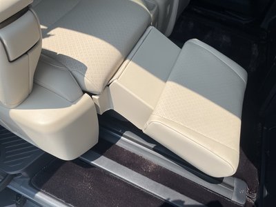 صورة 61 لـ 2025 Toyota ALPHARD