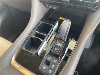 صورة 29 لـ 2025 Toyota ALPHARD