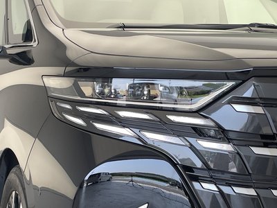 صورة 72 لـ 2025 Toyota ALPHARD