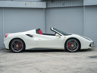 2016 Ferrari 488 SPIDER 照片 16