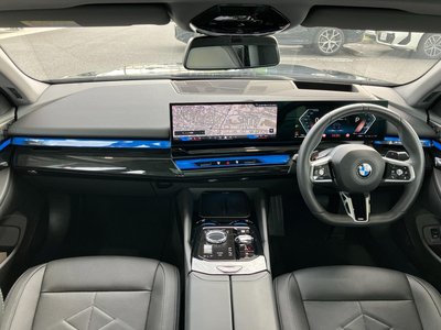2025 BMW 5 SERIES 照片 12