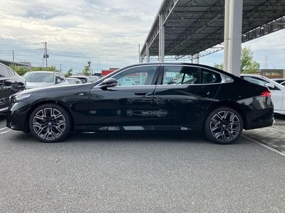 2025 BMW 5 SERIES 照片 4