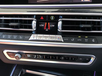 2021 BMW X7 thumbnail 36