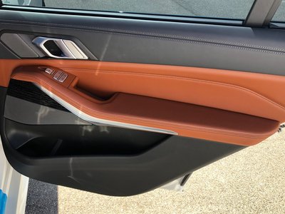 2021 BMW X7 thumbnail 26