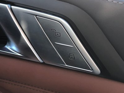 2021 BMW X7 thumbnail 64