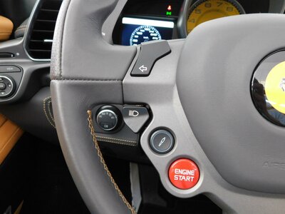 2013 Ferrari 458 SPIDER 照片 12