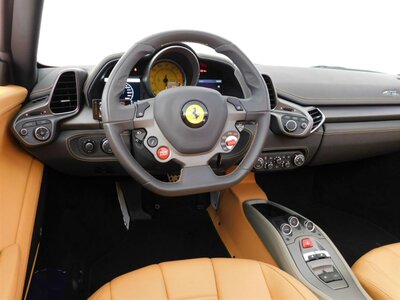 صورة 17 لـ 2013 Ferrari 458 SPIDER