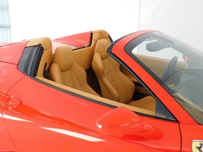 صورة 28 لـ 2013 Ferrari 458 SPIDER