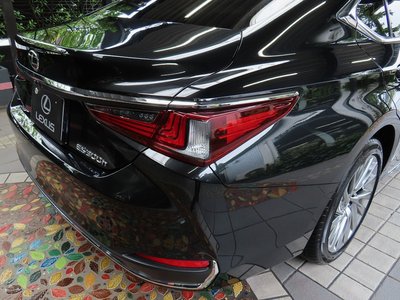 2024 Lexus ES thumbnail 43