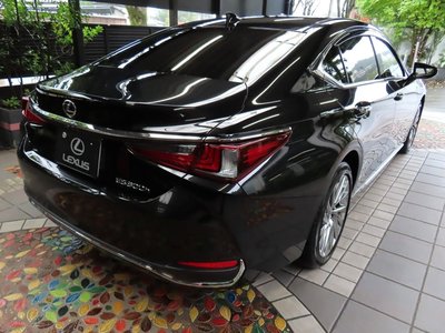 2024 Lexus ES thumbnail 42