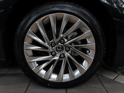 2024 Lexus ES thumbnail 29