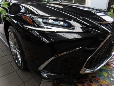 2024 Lexus ES photo 10