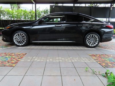2024 Lexus ES photo 4