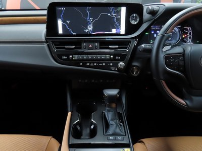 2024 Lexus ES thumbnail 69
