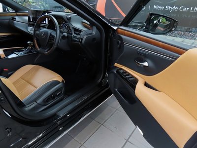 2024 Lexus ES thumbnail 54