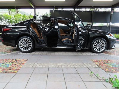 2024 Lexus ES thumbnail 52