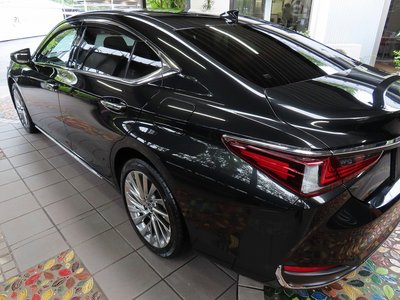 2024 Lexus ES thumbnail 31