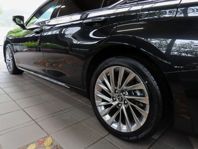 2024 Lexus ES thumbnail 33
