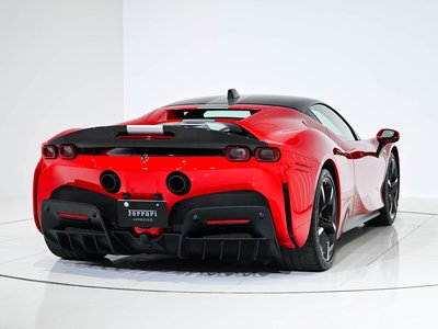 صورة 10 لـ 2021 Ferrari SF90 STRADALE