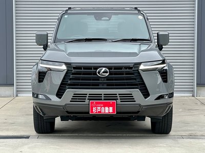 2025 Lexus GX photo 8