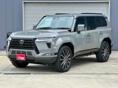 2025 Lexus GX photo 3