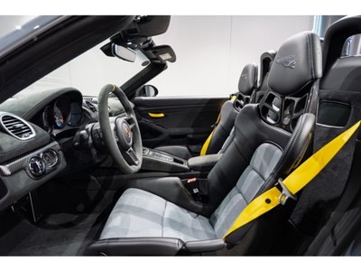 2025 Porsche 718 SPYDER photo 3