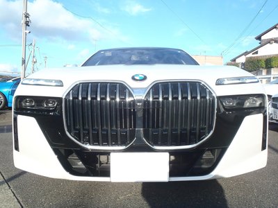 2023 BMW 7 SERIES photo 2