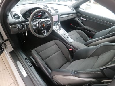 2023 Porsche 718 SPYDER photo 9