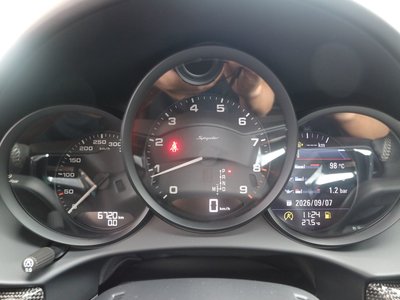 2023 Porsche 718 SPYDER photo 13