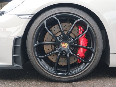 2023 Porsche 718 SPYDER photo 8