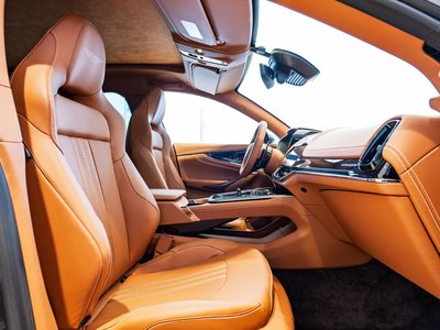 2026 Aston Martin DBX thumbnail 23