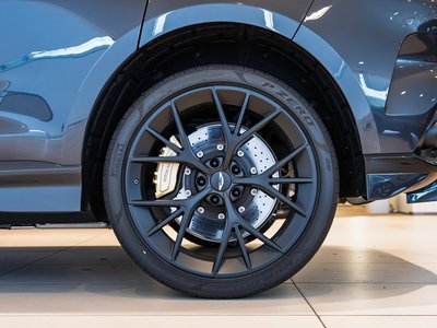 2026 Aston Martin DBX thumbnail 6