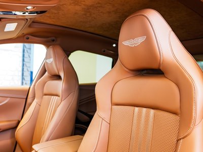 2026 Aston Martin DBX thumbnail 17