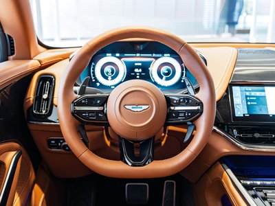 2026 Aston Martin DBX thumbnail 30
