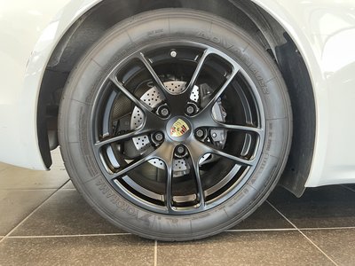 2018 Porsche 718 photo 16