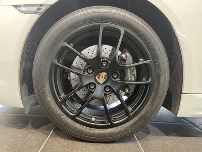 2018 Porsche 718 thumbnail 18