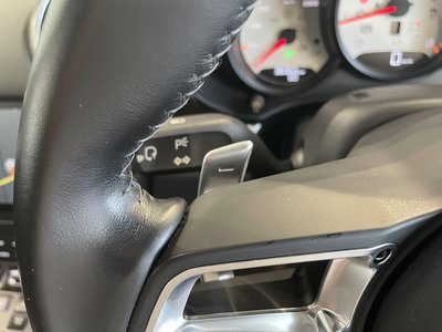 2018 Porsche 718 thumbnail 40