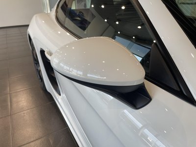 2018 Porsche 718 photo 10