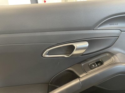 2018 Porsche 718 thumbnail 37
