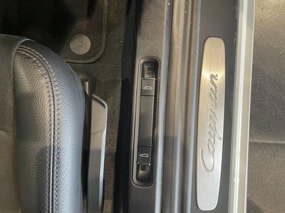 2018 Porsche 718 thumbnail 26