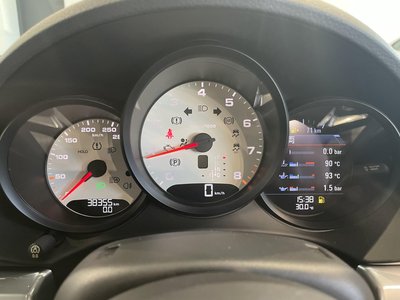 2018 Porsche 718 thumbnail 43