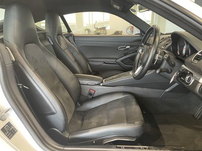 2018 Porsche 718 thumbnail 23