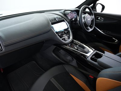 صورة 11 لـ 2024 Aston Martin DBX