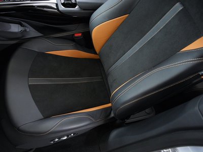 صورة 13 لـ 2024 Aston Martin DBX