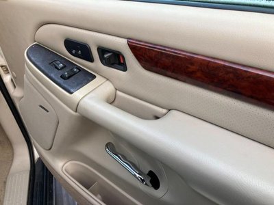 2005 Cadillac ESCALADE 照片 30