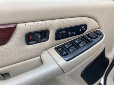 2005 Cadillac ESCALADE 照片 31