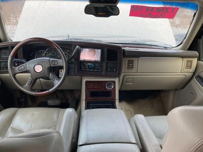 2005 Cadillac ESCALADE 照片 36