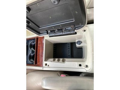 2005 Cadillac ESCALADE 照片 43