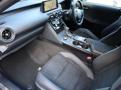 صورة مصغرة 46 لـ 2024 Lexus IS