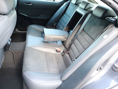 صورة مصغرة 47 لـ 2024 Lexus IS